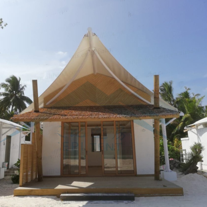 Malediwy nad morzem namioty hotelowe
